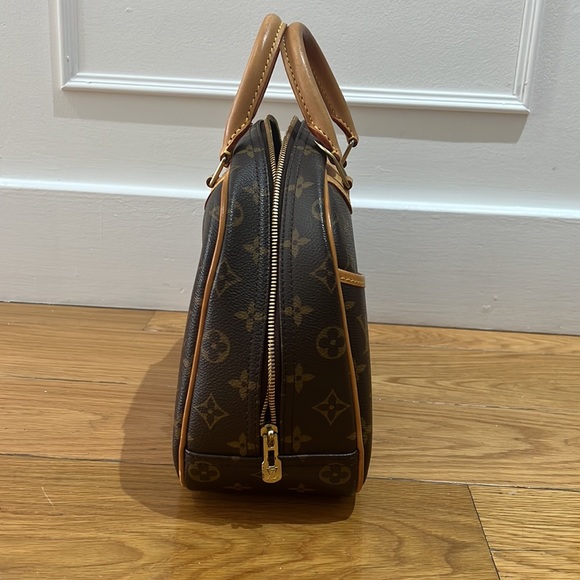 Louis Vuitton Monogram Bag - Picture 4 of 16